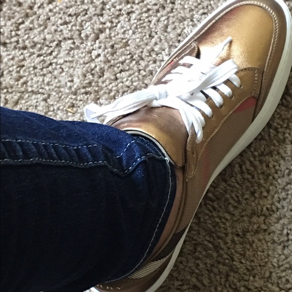 Burberry gold sneakers size 8