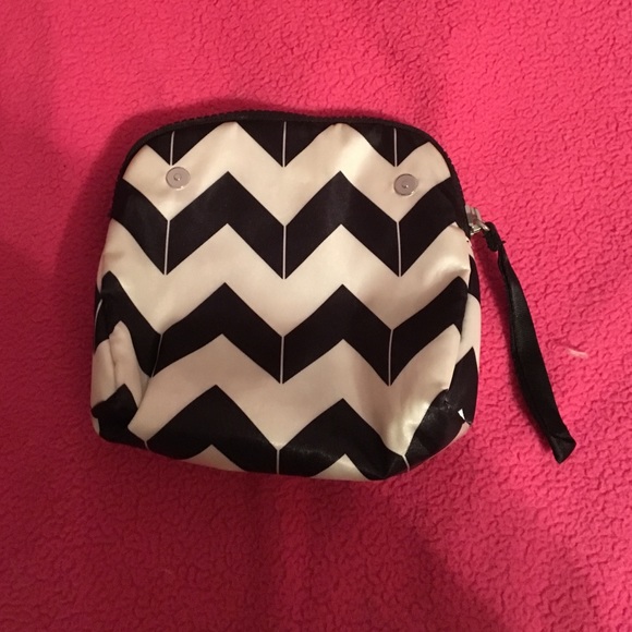 Cosmetic bag