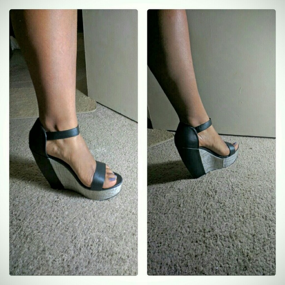 mark and maddux Shoes - Black colored wedges