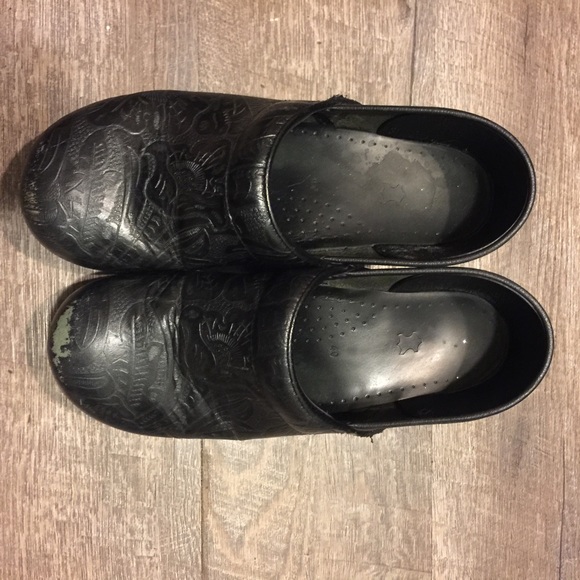 Dansko Clogs: 40 Euro US 10
