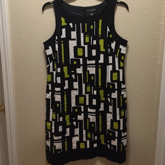 Bold geometric linen shift dress