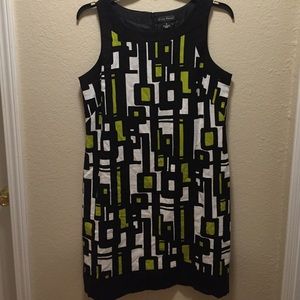 Bold geometric linen shift dress