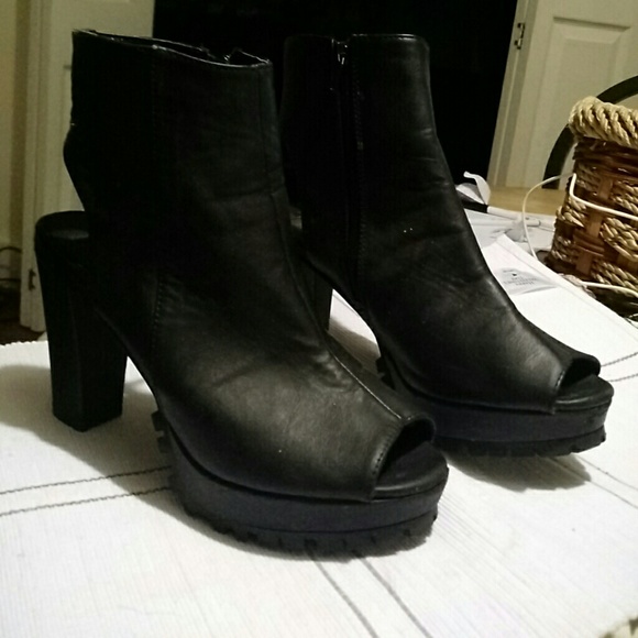 Black peep toe heels