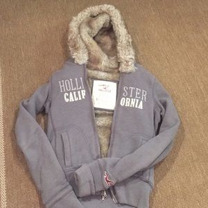 Hollister lined sweatshirt