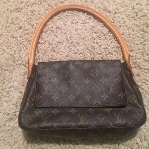 ⚡️Flash Sale⚡️Louis Vuitton Looping Bag Authentic