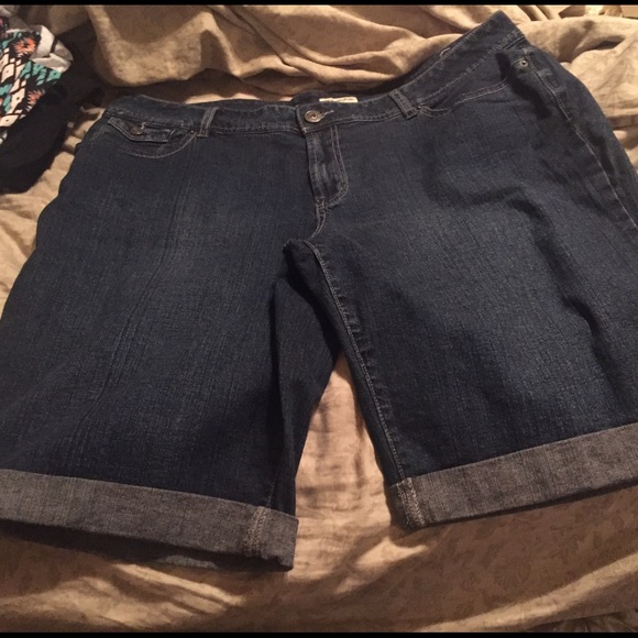 NWOT Bermuda Jean shorts