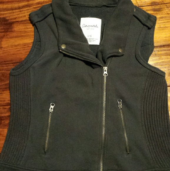 Aeropostale vest