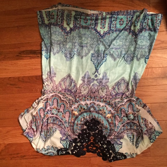 Top - Picture 2 of 2