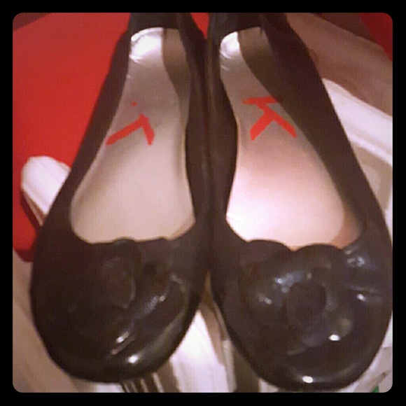 Anne Klein Black Floral Flats