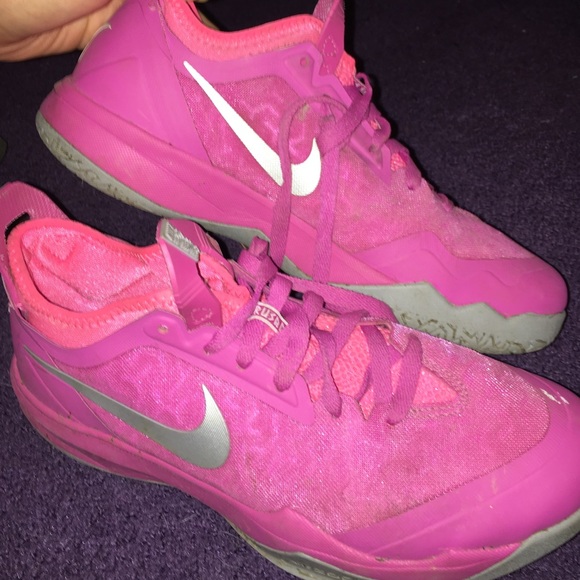 women's Nike shoes size 9.5 worn once