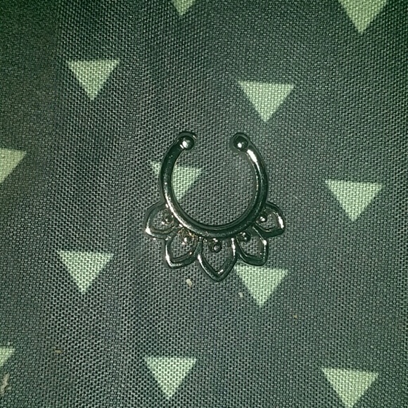 Faux septum nose ring