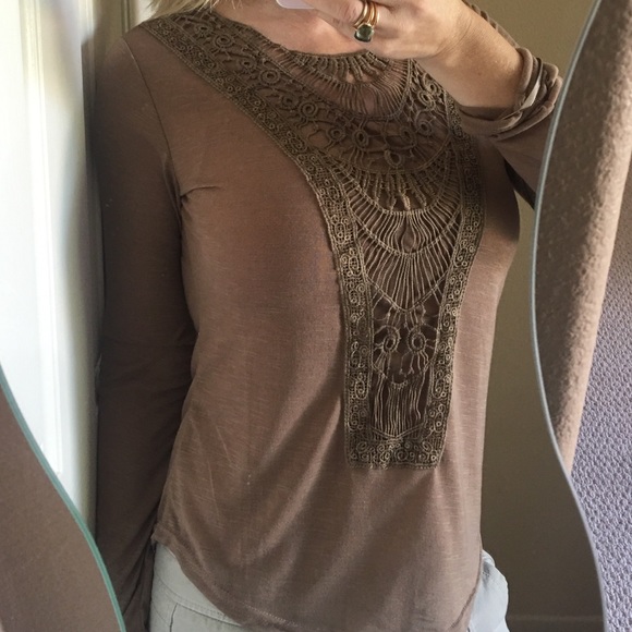 ✨Boho Embroidered Crochet Long Sleeved Top✨ - Picture 3 of 3