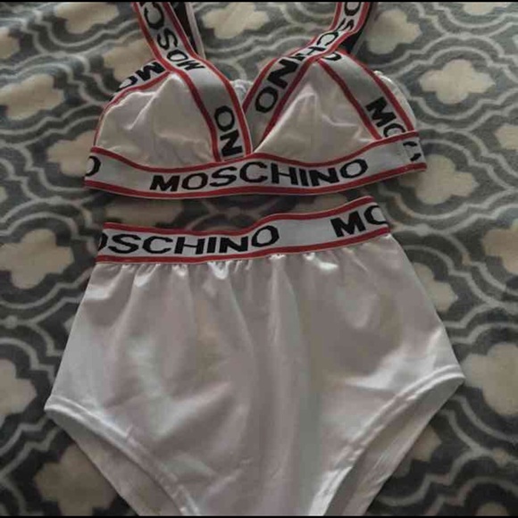 Moschino swim