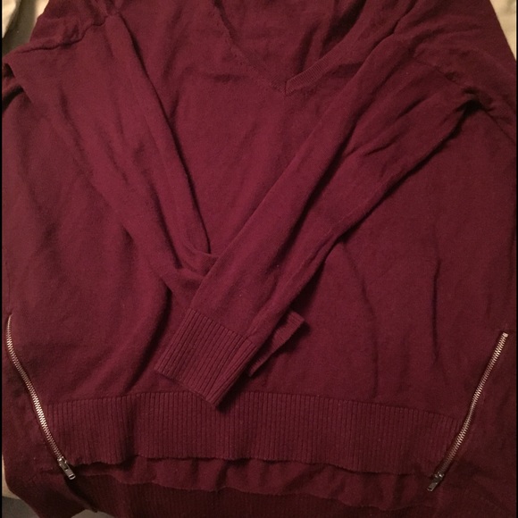 Express V neck sweater with zippers