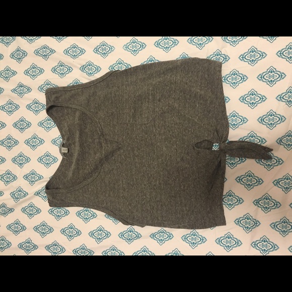 Cute knot crop top 😍