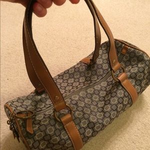 👜Nine West cylinder tote w/cell phone holder