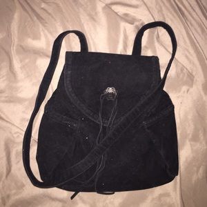 Small suede bucket backpack bag w/ little fringe