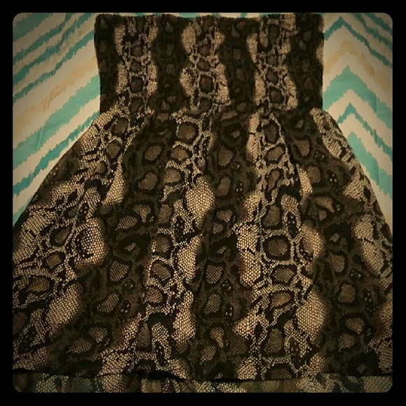 ❌SOLD❌ Silver cheetah print tube top. High/low - Picture 1 of 2