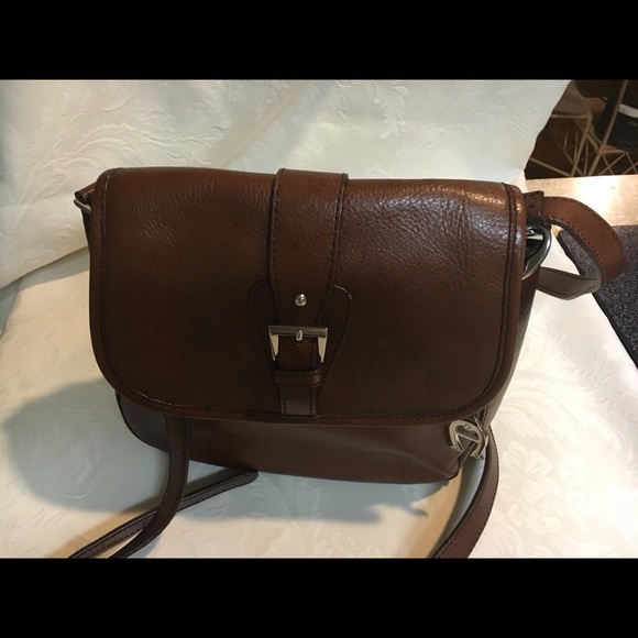 Vintage-Etienne Aigner leather Cross Body bag.