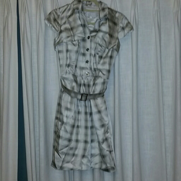 Gorgeous Badgley Mischka black and white collared