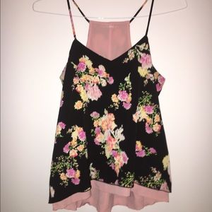 Gorgeous flower top