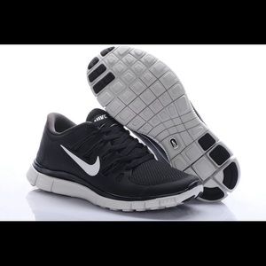 Black nike free