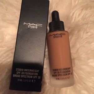 MAC STUDIO WATER WEIGHT FOUNDATION (NC50)🤗