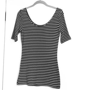 Comfortable and stylish striped top!