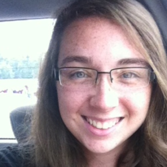 Meet your Posher, Abbey - Picture 2 of 2