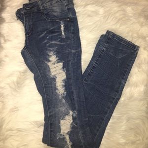 Ripped skinny jeans