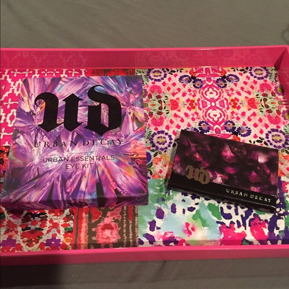 Urban decay palette and set - Picture 2 of 4