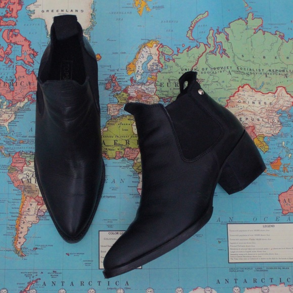 MUST GO! Topshop Chelsea Boots