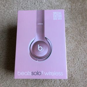 Beats solo2 wireless rose gold edition