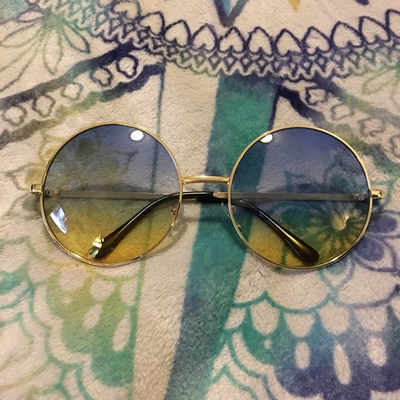 🌵HIPPIE SUNGLASSES🌵 - Picture 2 of 3