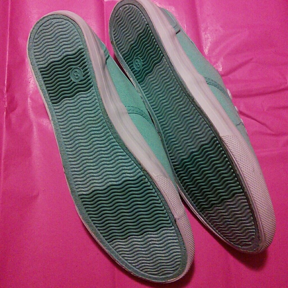 NWT Mossimo Mint Sneakers - Picture 2 of 2