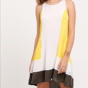 Multicolor contrast ruffle hem shift dress