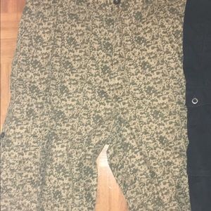 2 pairs of Levis Cargos