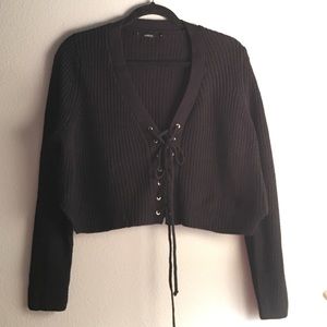 Milau (LF) lace up cropped sweater