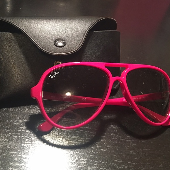 Ray-Ban Fuschia Classic Cats5000 Sunglasses