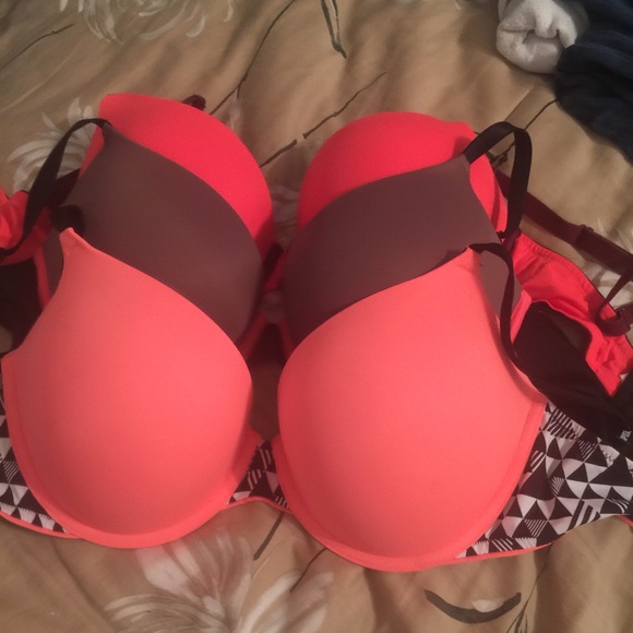 Vs pink wear everywhere bra 34DD