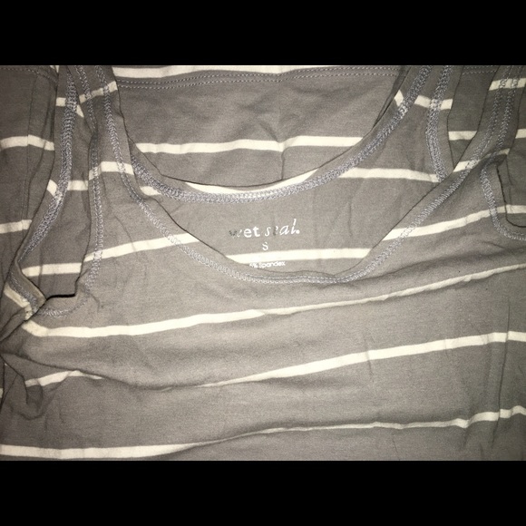 Simple Tank Top - Picture 2 of 2