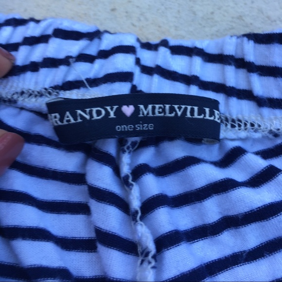 Brandy Melville shorts BACK TO SCHOOL SALE 24% OFF - Picture 2 of 3