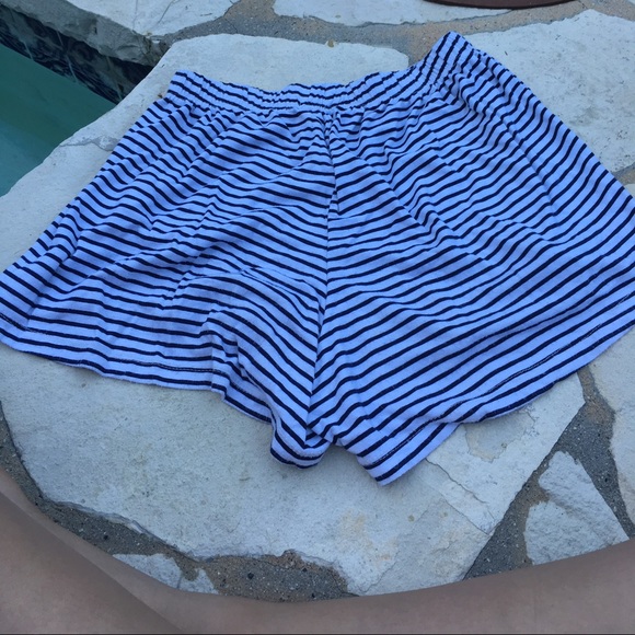 Brandy Melville shorts BACK TO SCHOOL SALE 24% OFF - Picture 3 of 3
