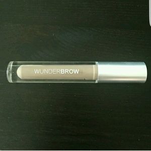 Wunderbrow brunette