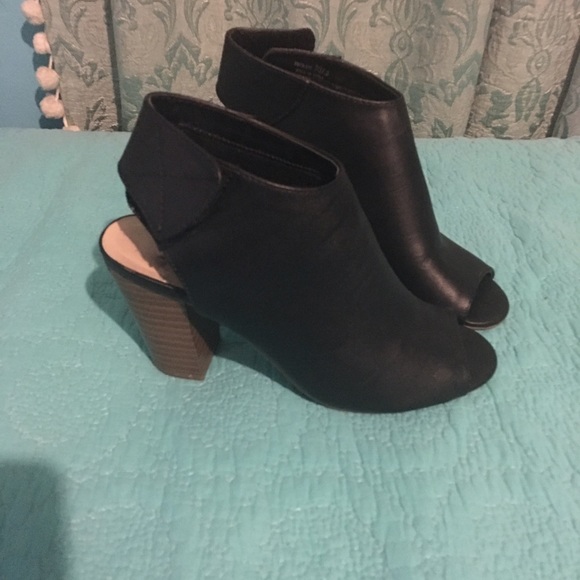 Chinese laundry Booties