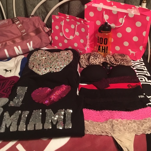 Vs pink collection ❤️ trades or to buy 💕 - Picture 2 of 4