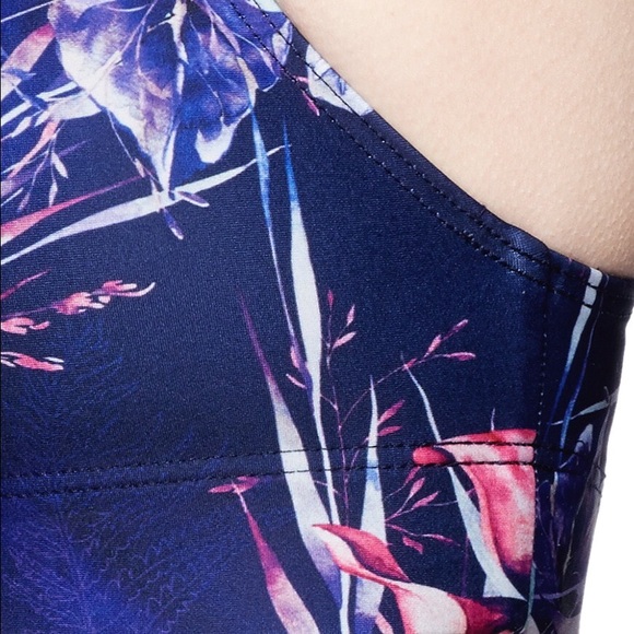 LTD EDITION Bandier x We Are Handsome sports bra - Picture 3 of 3