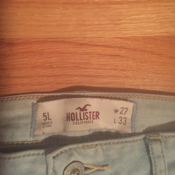 Holister light/acid wash jeans with knee holes - Picture 2 of 2