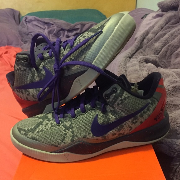kobe bryant snakeskin shoes