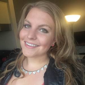 Meet your Posher, Caitlin